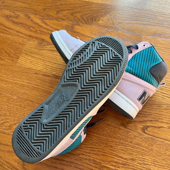 Nike sneakers. US size 7 - Picture 4 of 4